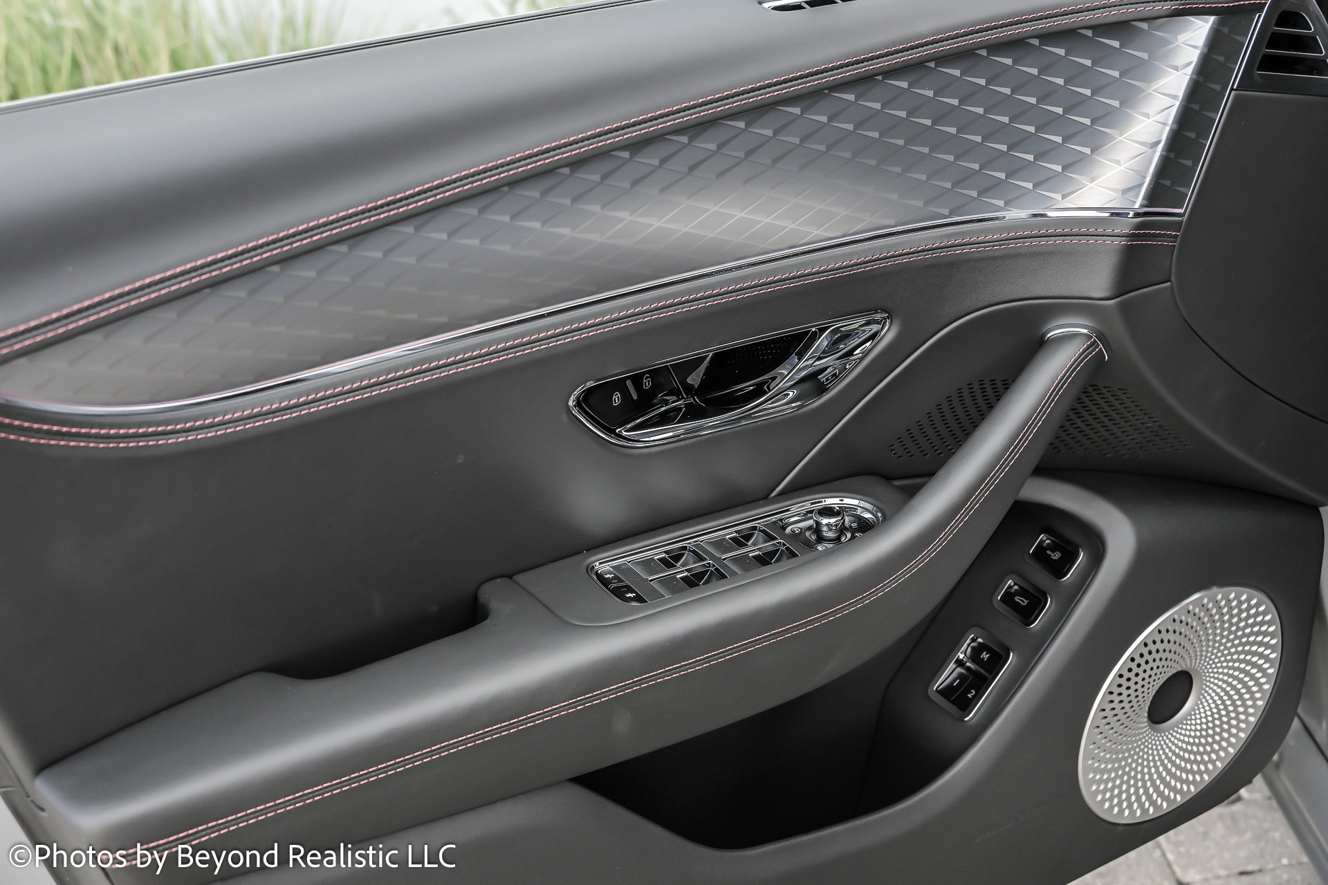 2025 Bentley Flying Spur - Photo 19