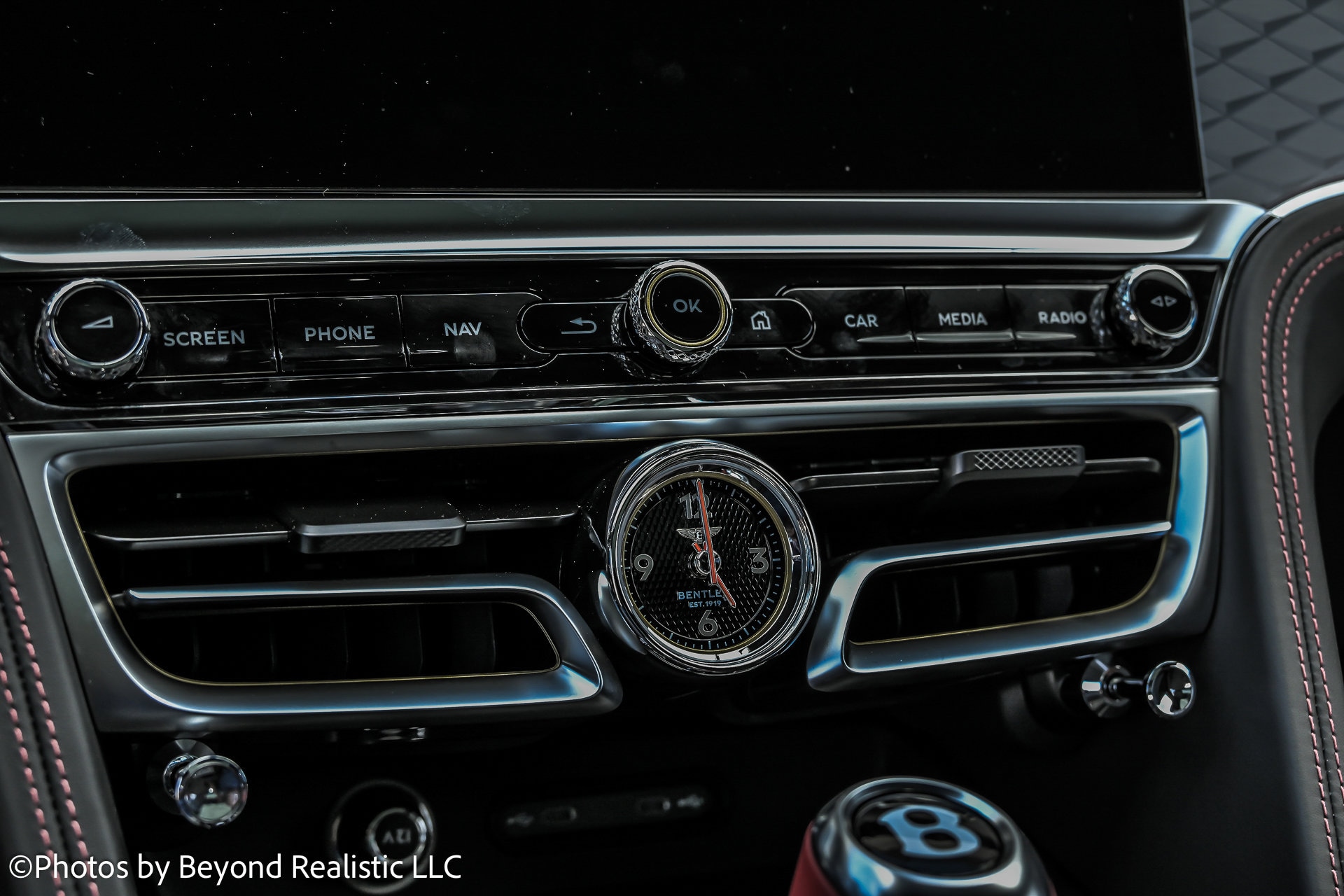 2025 Bentley Flying Spur - Photo 48