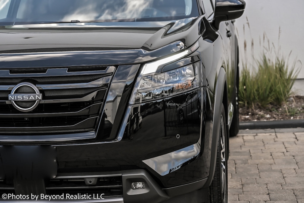 Used 2025 Nissan Pathfinder Platinum w/3rd Row Platinum 4WD