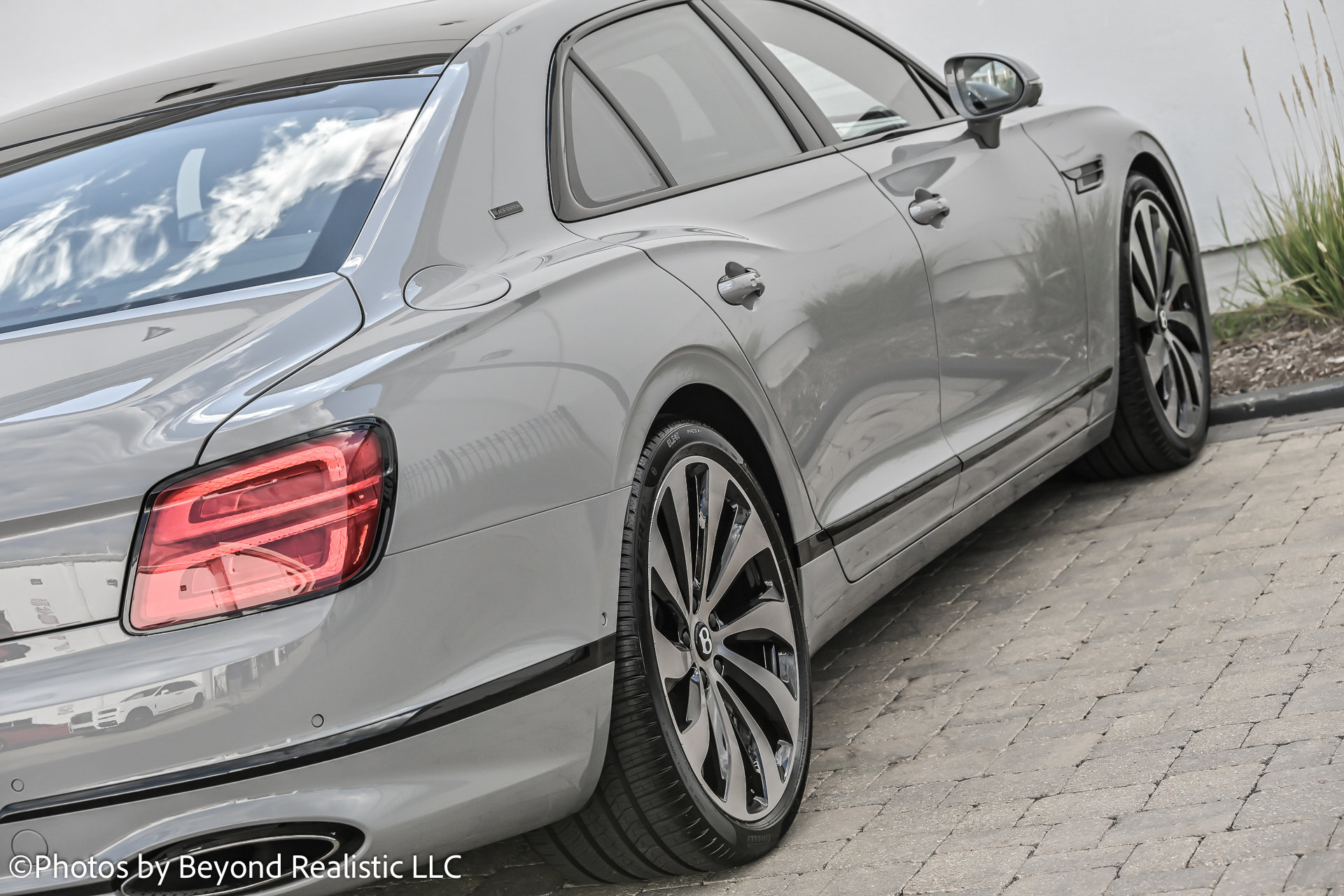 2025 Bentley Flying Spur - Photo 13