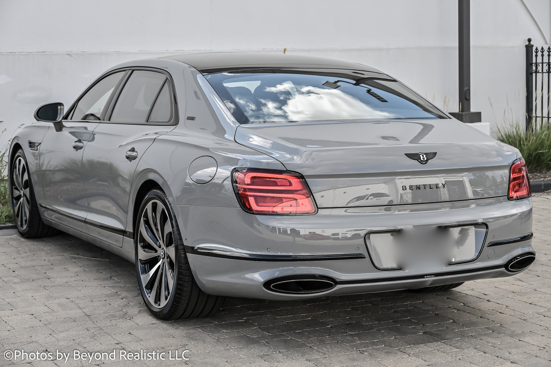 2025 Bentley Flying Spur - Photo 10