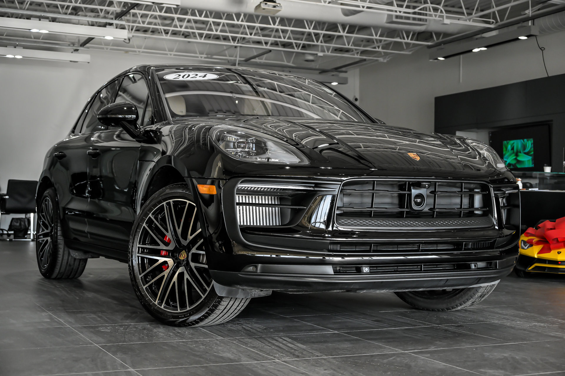 2024 Porsche Macan S's photo