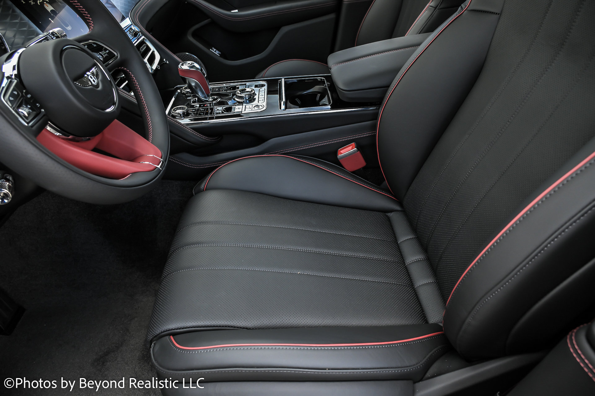 2025 Bentley Flying Spur - Photo 25