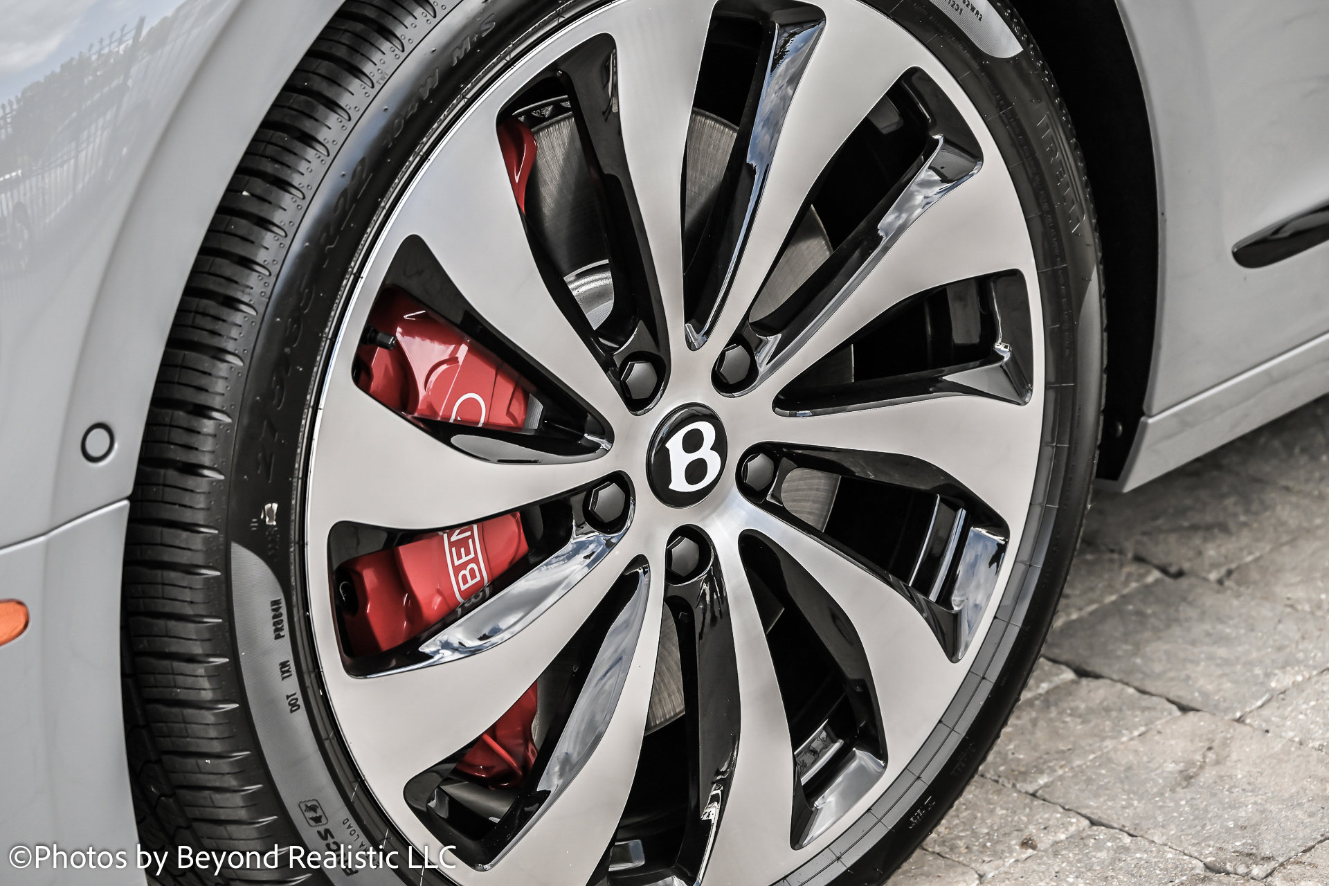 2025 Bentley Flying Spur - Photo 7