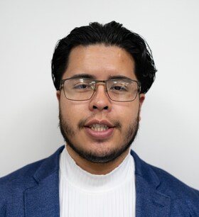 Staff member Yair Lopez from ID_fb4708