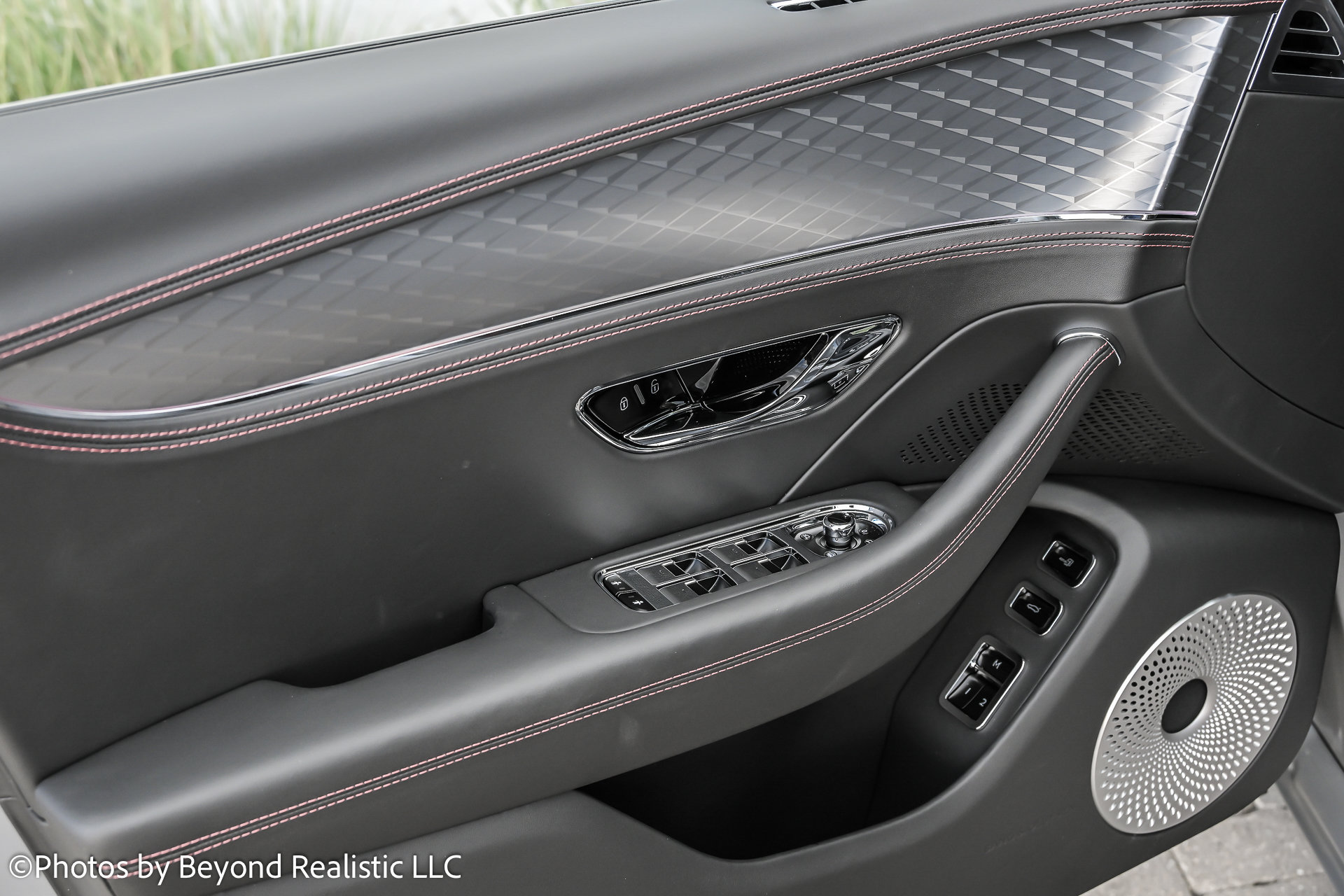 2025 Bentley Flying Spur - Photo 19