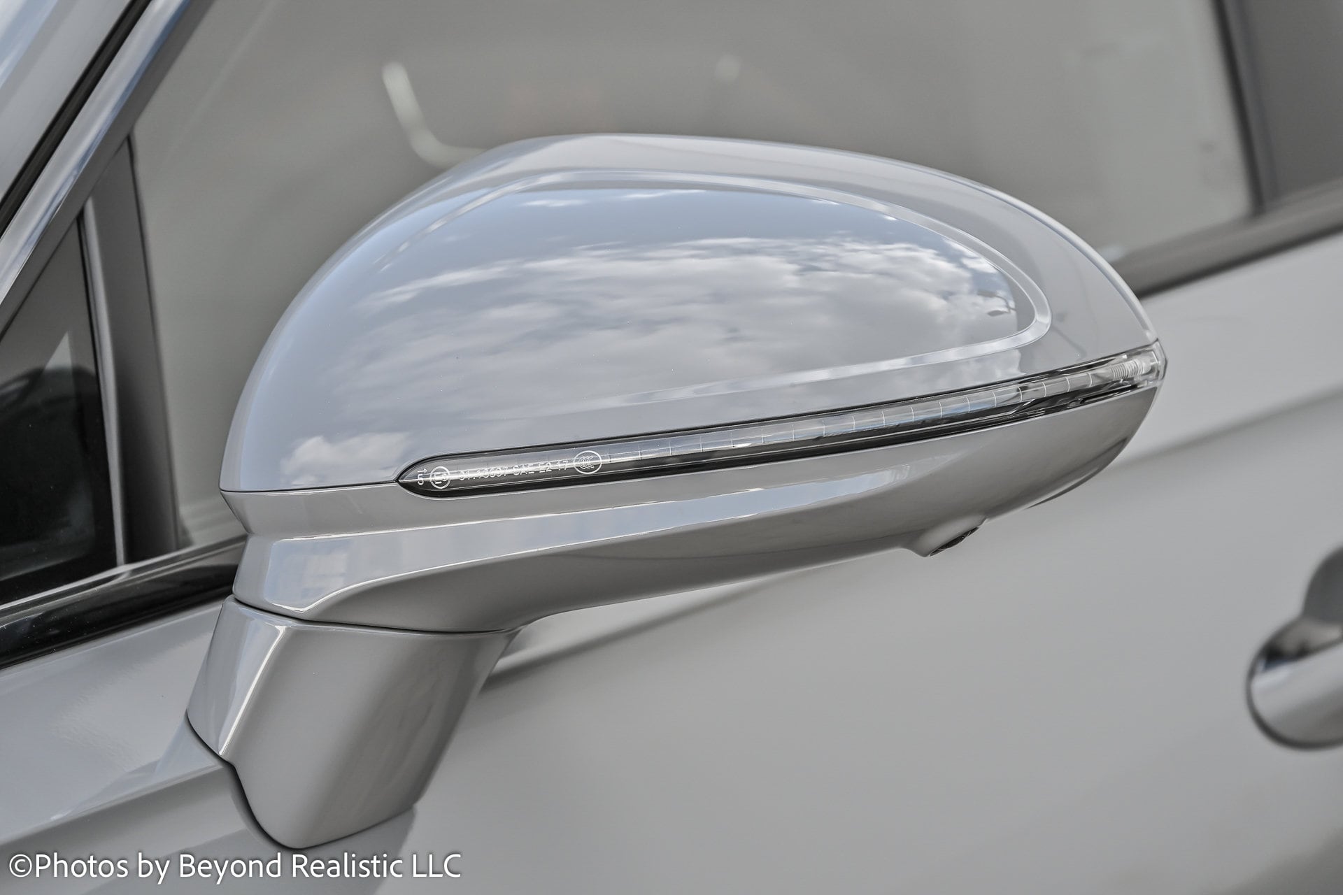 2025 Bentley Flying Spur - Photo 8