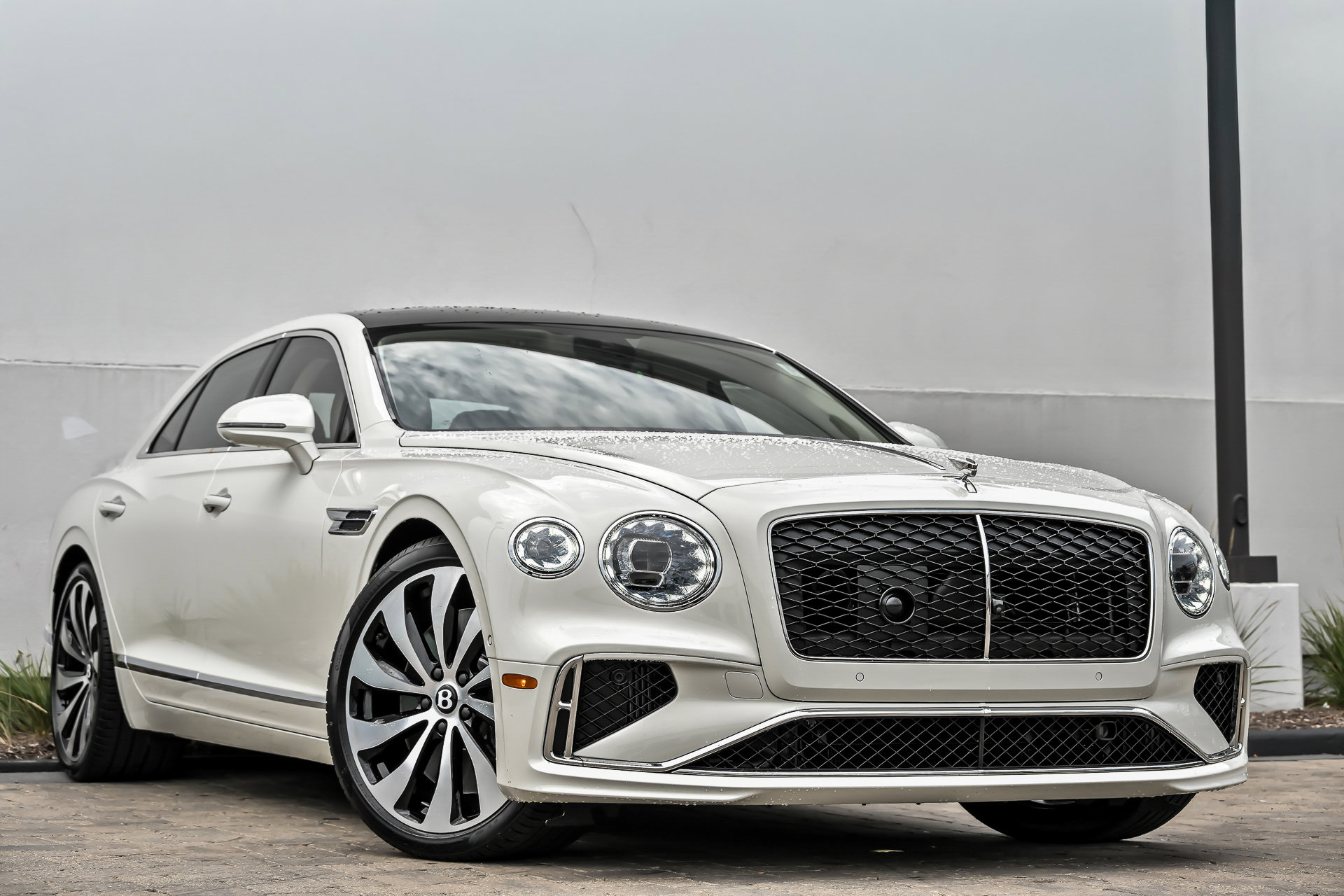 2026 Bentley Flying Spur Mulliner's photo