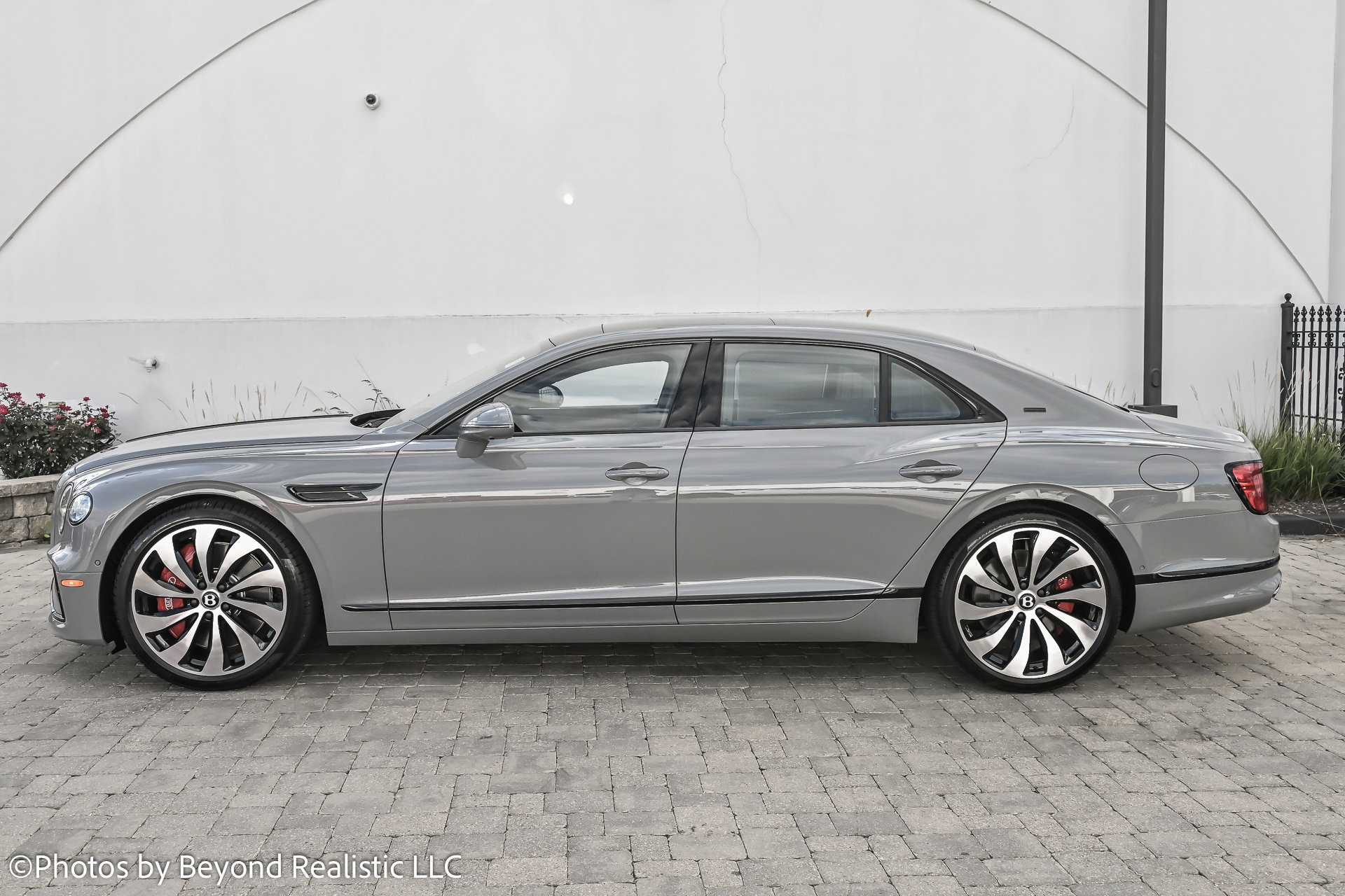 2025 Bentley Flying Spur - Photo 9
