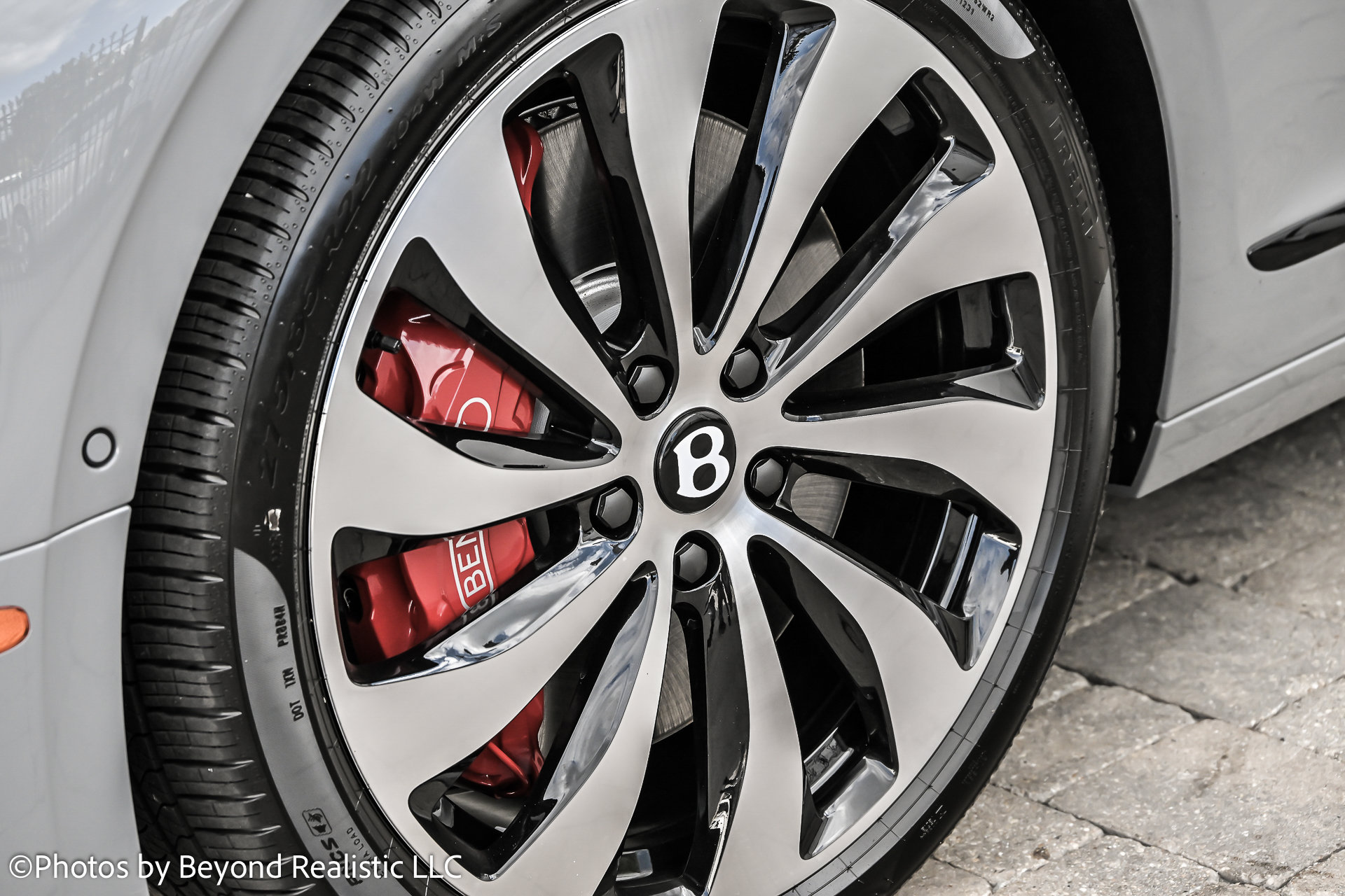 2025 Bentley Flying Spur - Photo 7