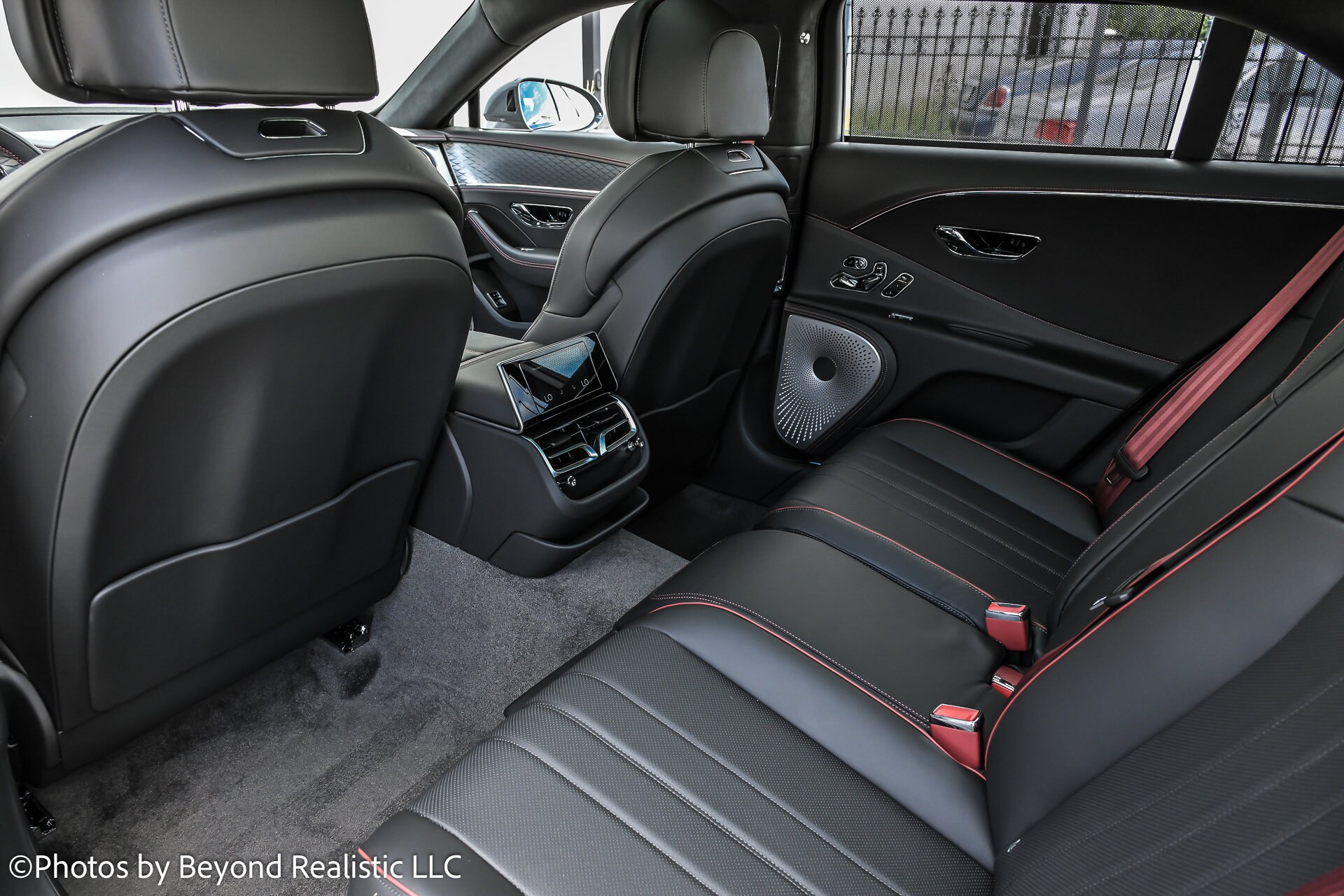 2025 Bentley Flying Spur - Photo 29