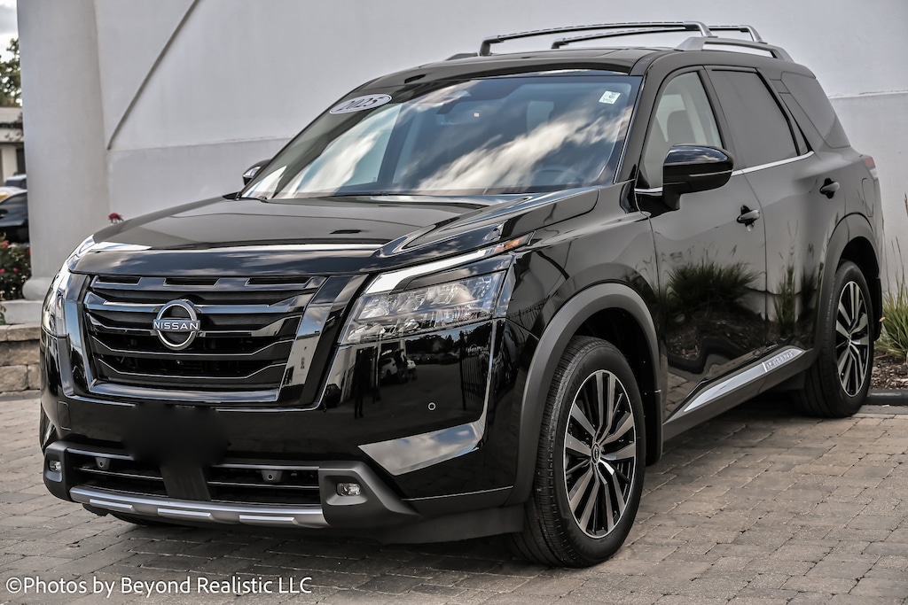 Used 2025 Nissan Pathfinder Platinum w/3rd Row Platinum 4WD