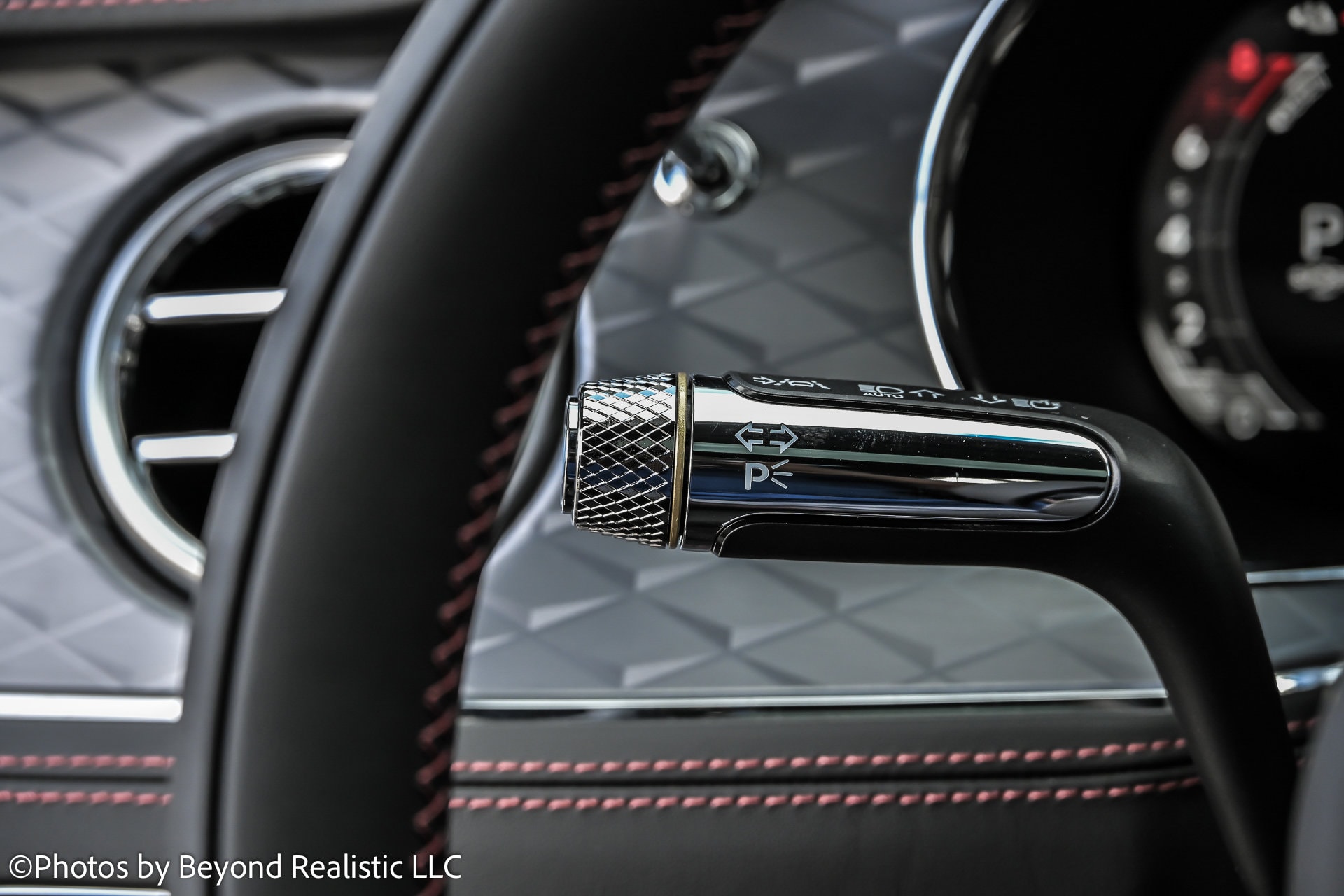 2025 Bentley Flying Spur - Photo 43