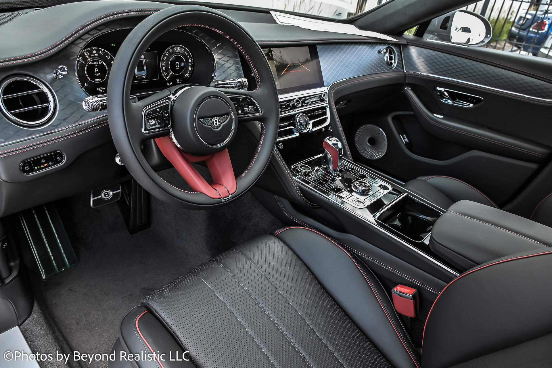 2025 Bentley Flying Spur - Photo 24