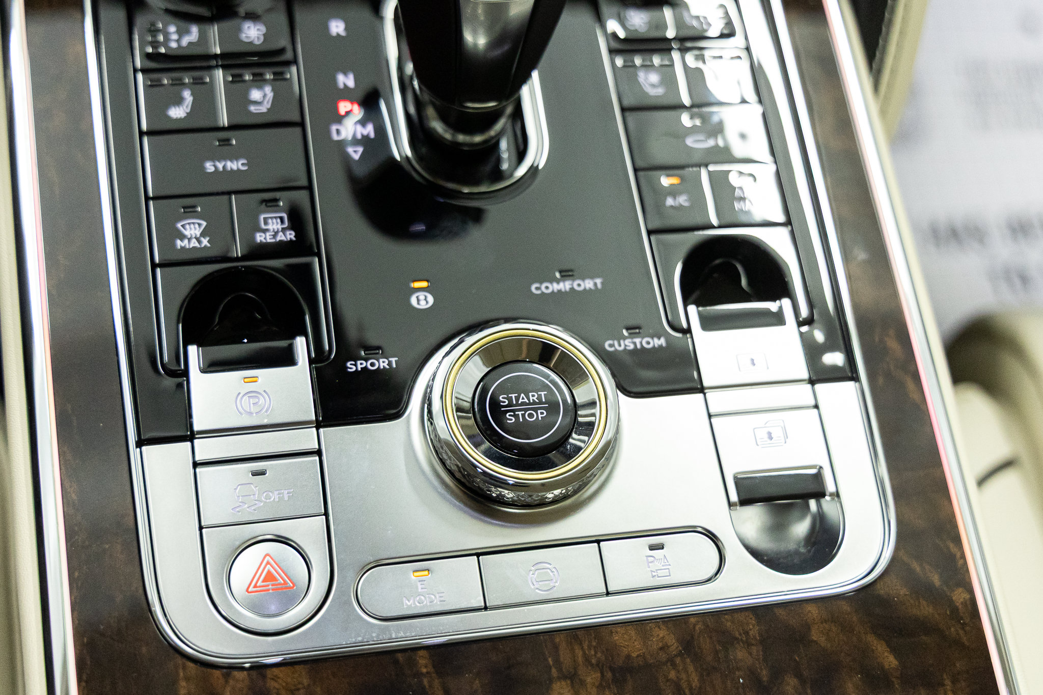 2026 Bentley Flying Spur Azure - Photo 38