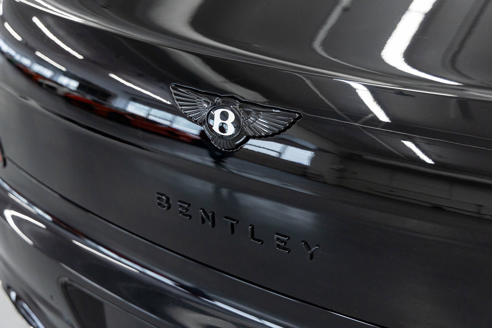 2025 Bentley Flying Spur - Photo 20