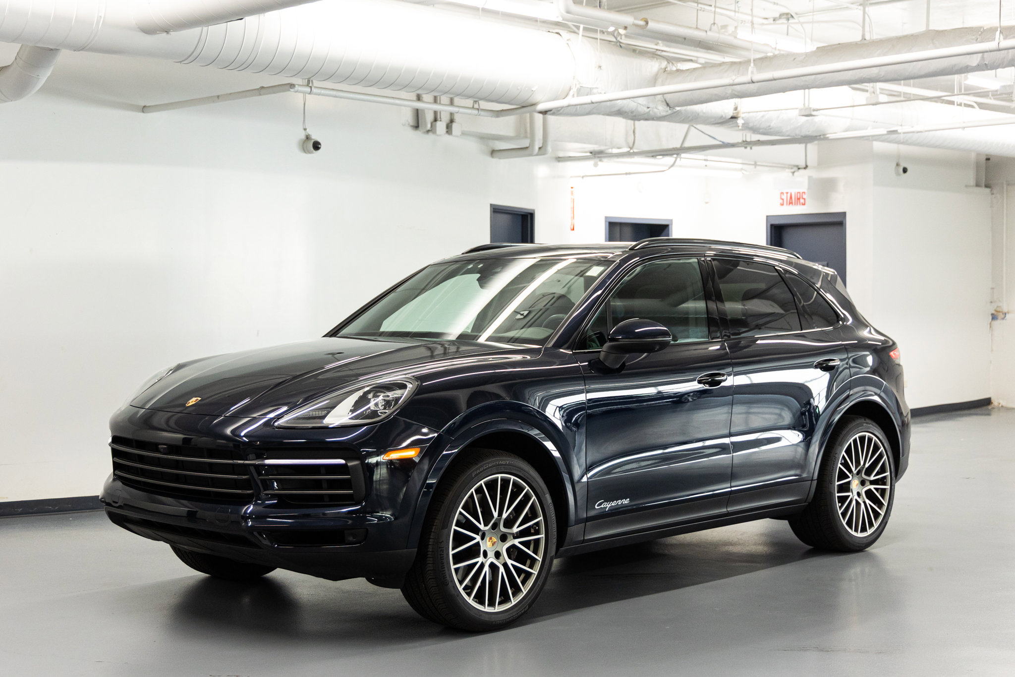2023 Porsche Cayenne Platinum Edition's photo