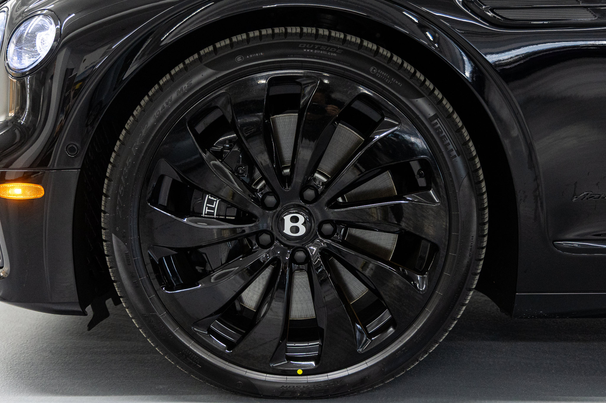 2026 Bentley Flying Spur Azure - Photo 15