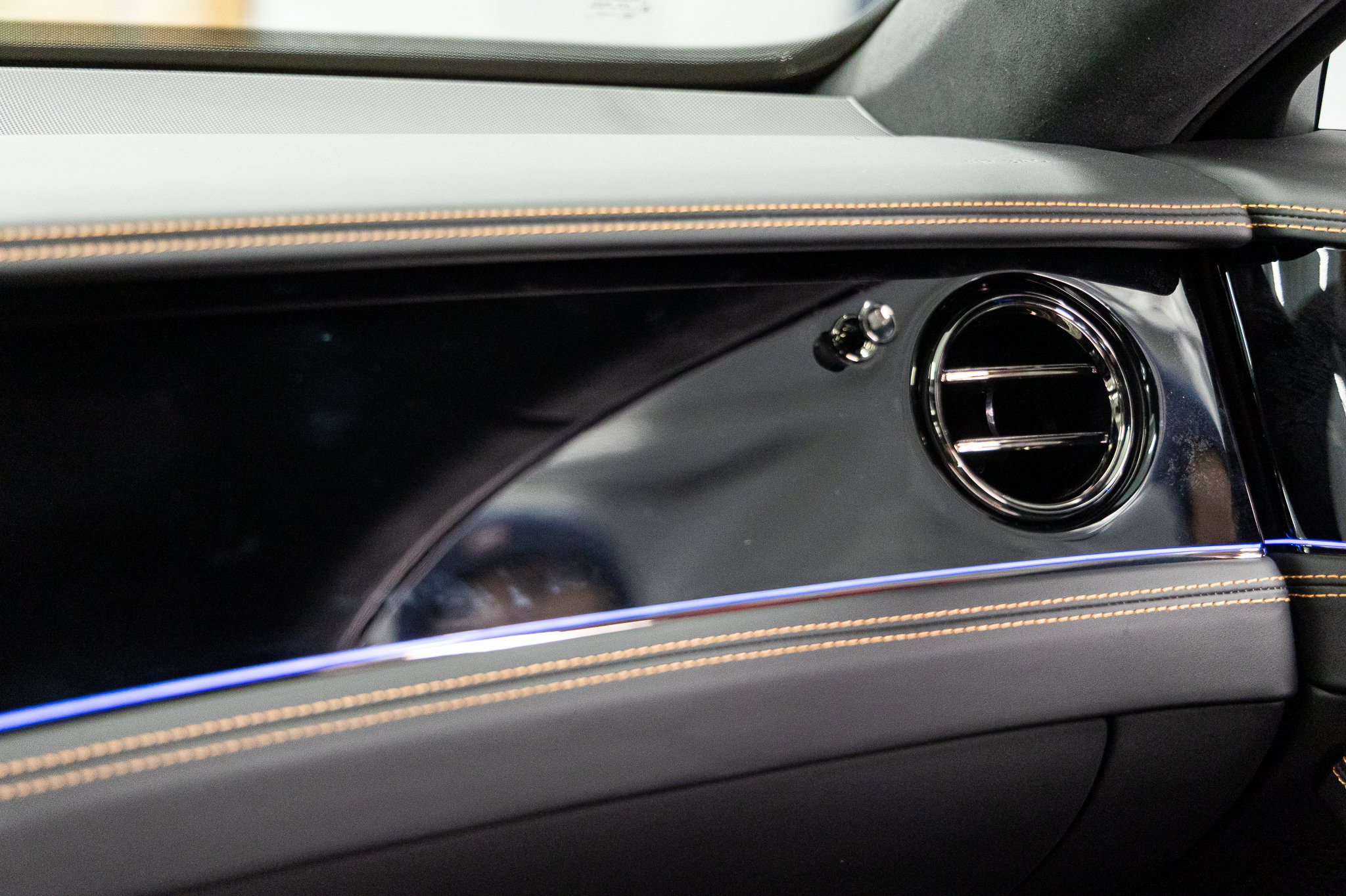 2025 Bentley Flying Spur - Photo 31