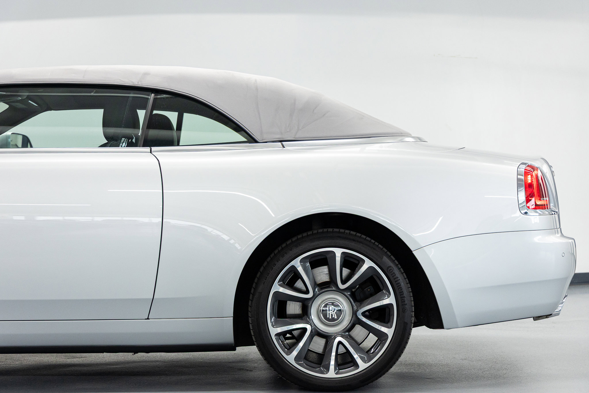 2017 Rolls-Royce Dawn Base - Photo 19