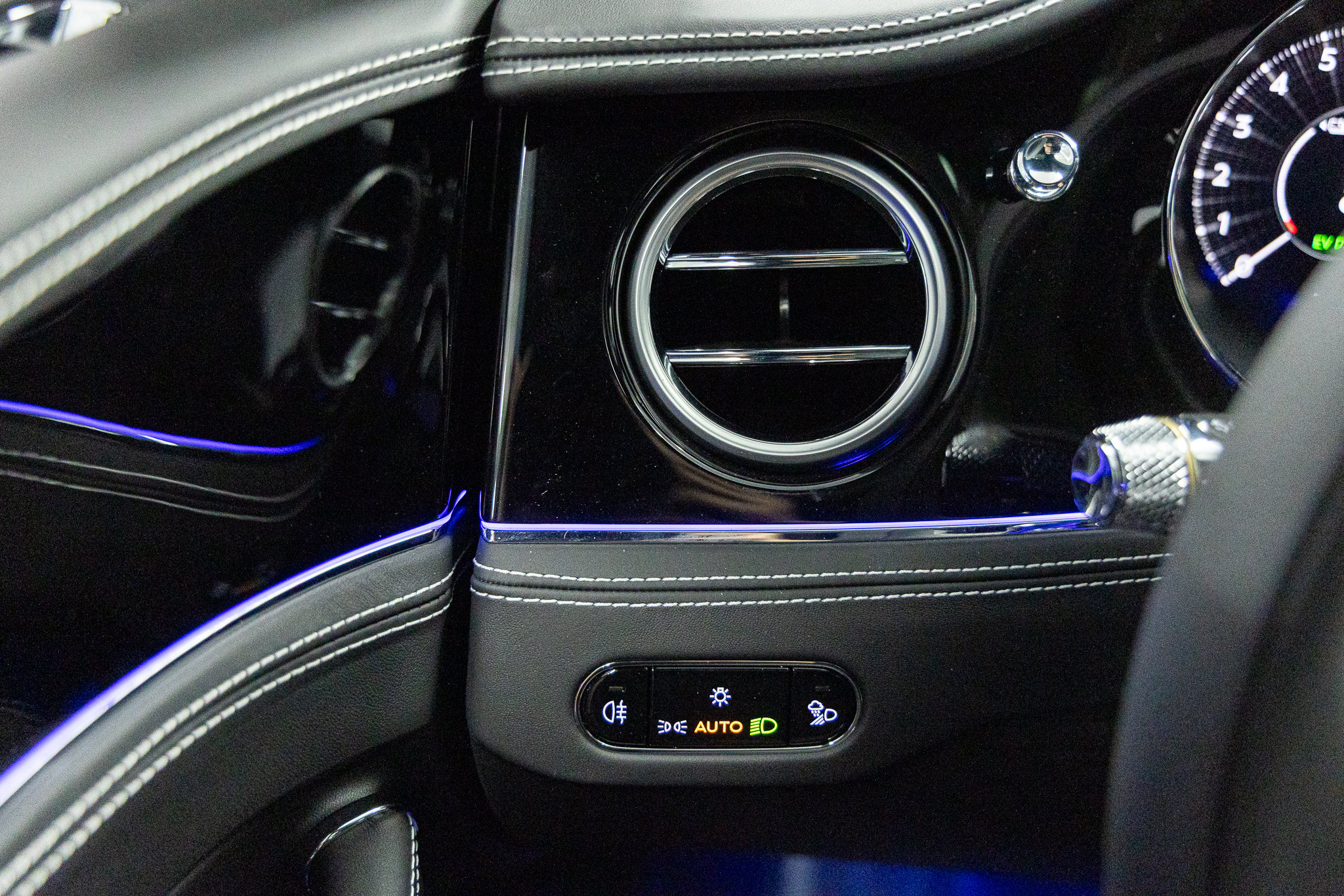 2026 Bentley Flying Spur Azure - Photo 31