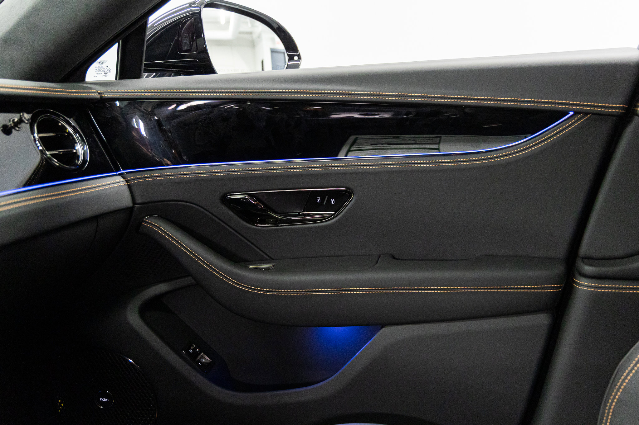 2025 Bentley Flying Spur - Photo 33