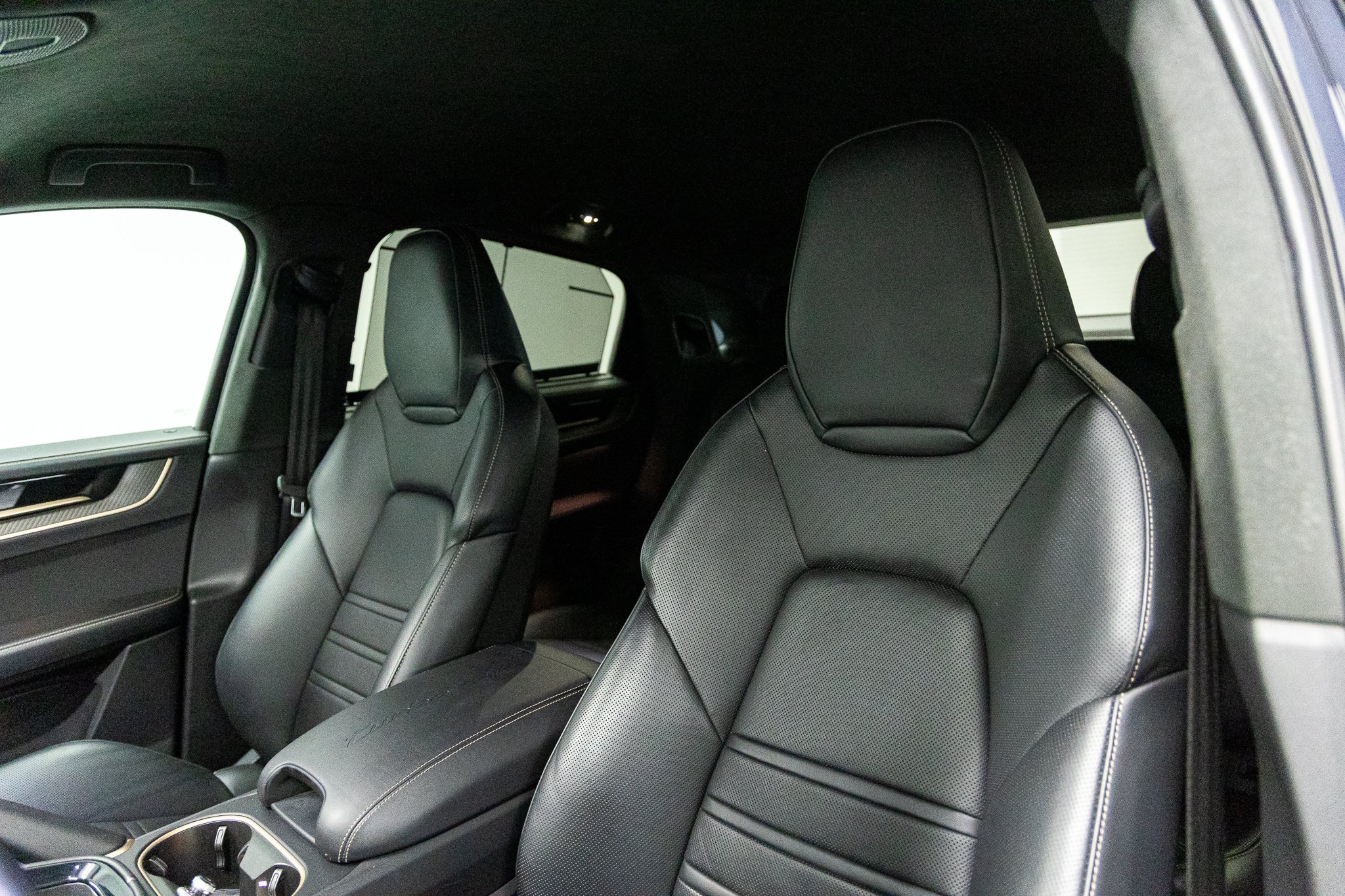 2024 Porsche Cayenne Coup Turbo GT - Photo 31