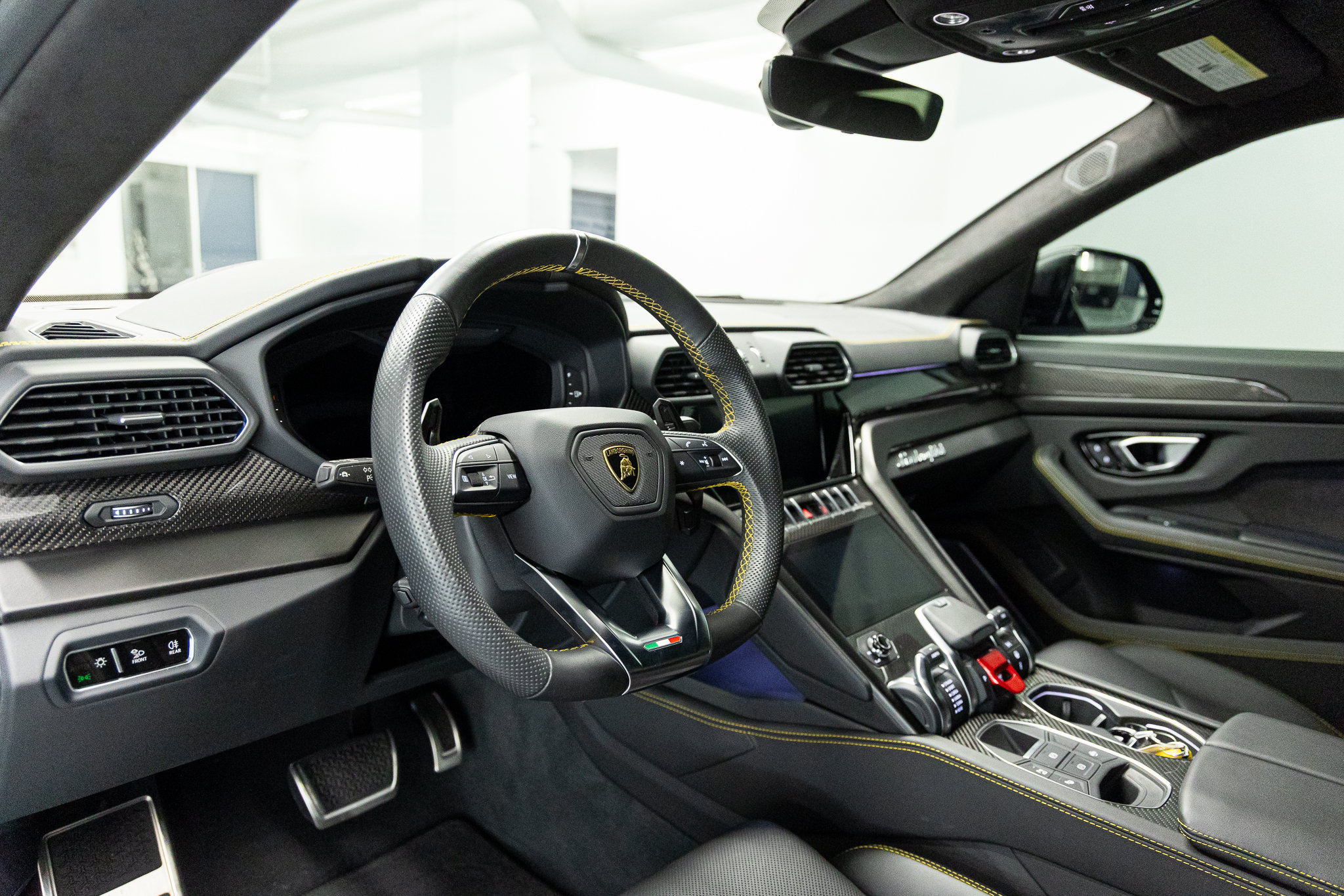2024 Lamborghini Urus S - Photo 34
