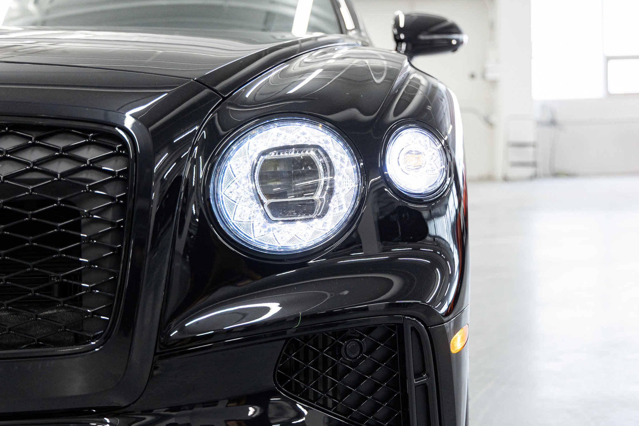 2025 Bentley Flying Spur - Photo 11