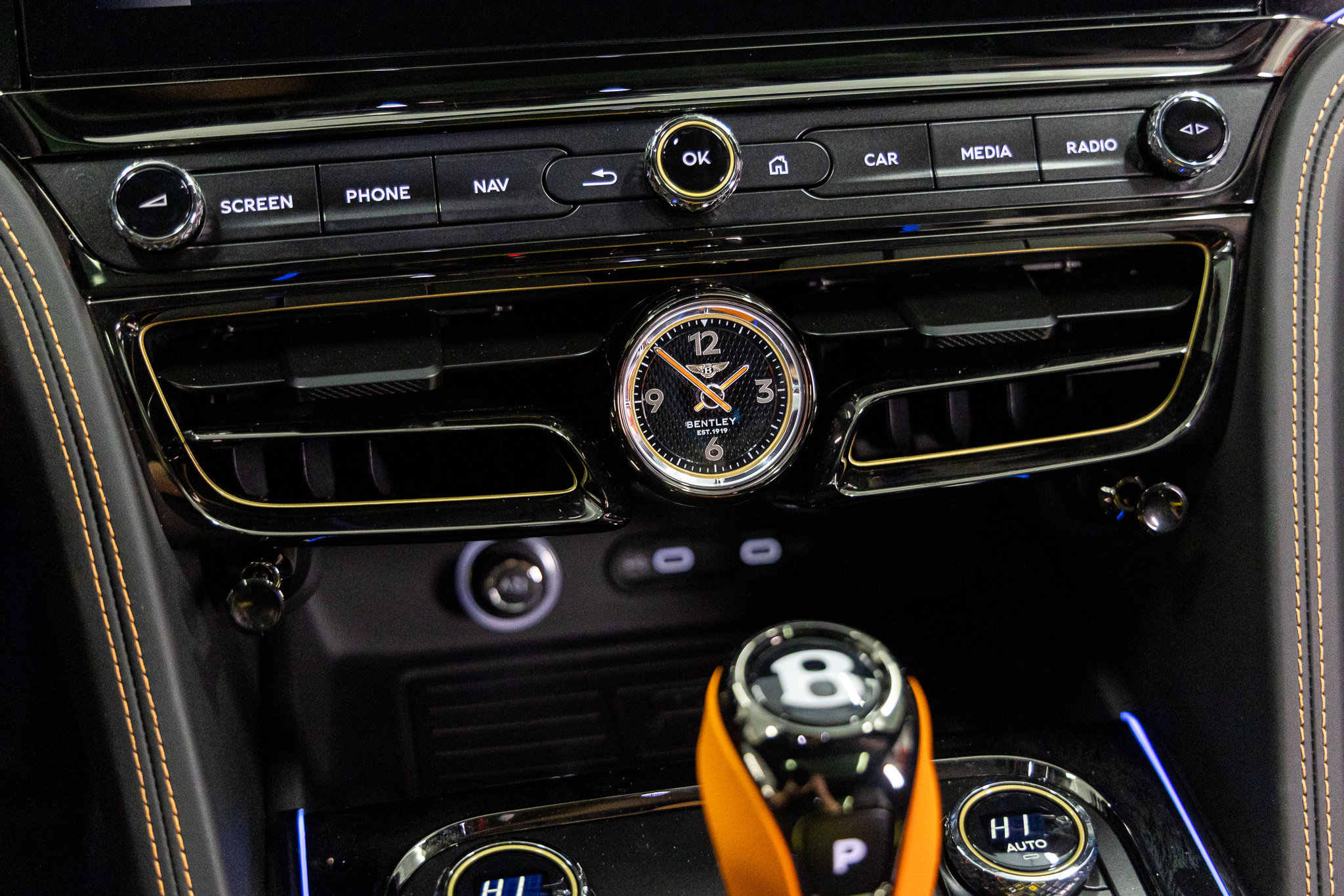 2025 Bentley Flying Spur - Photo 29