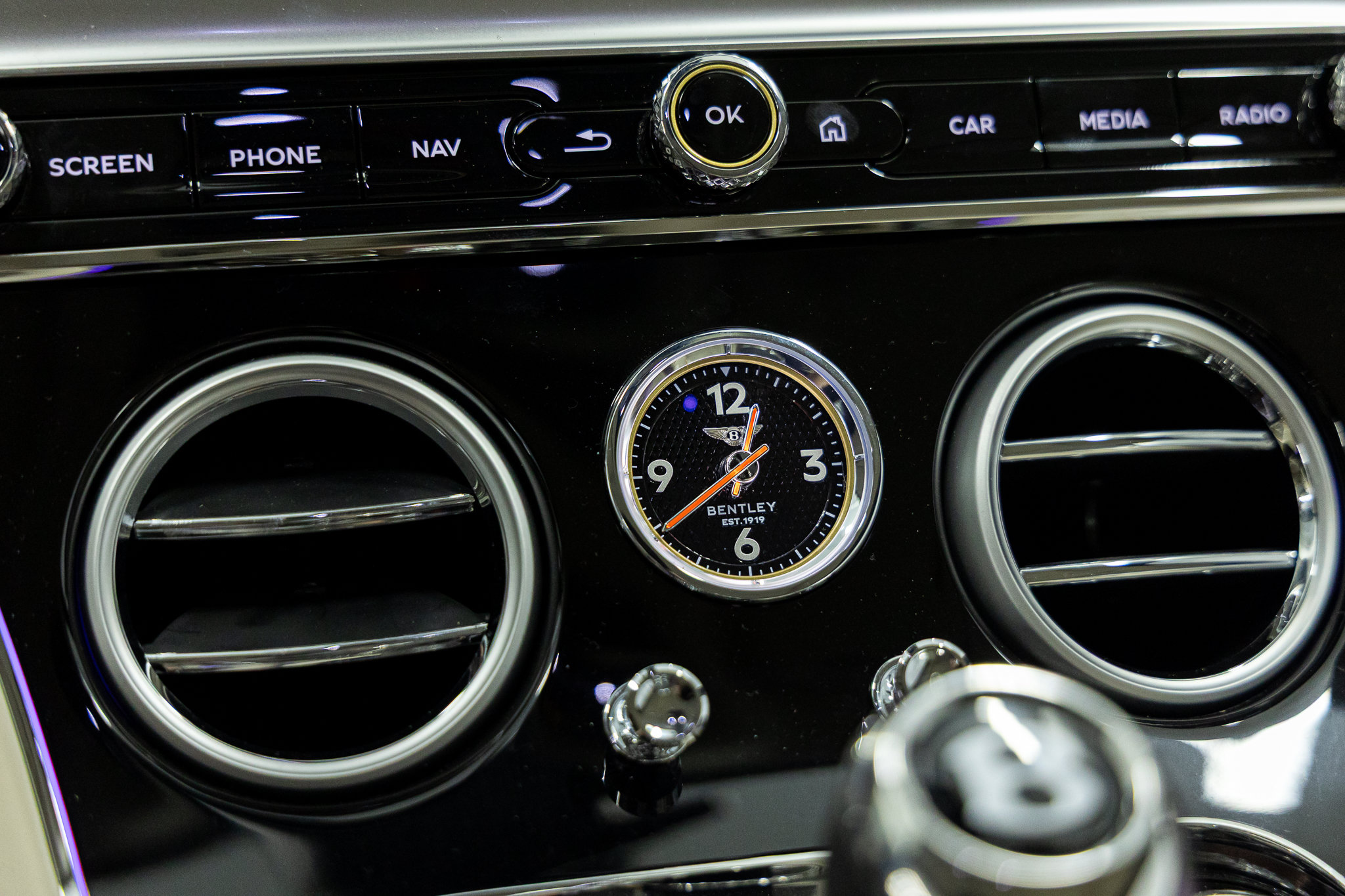 2026 Bentley Continental GT Azure - Photo 34