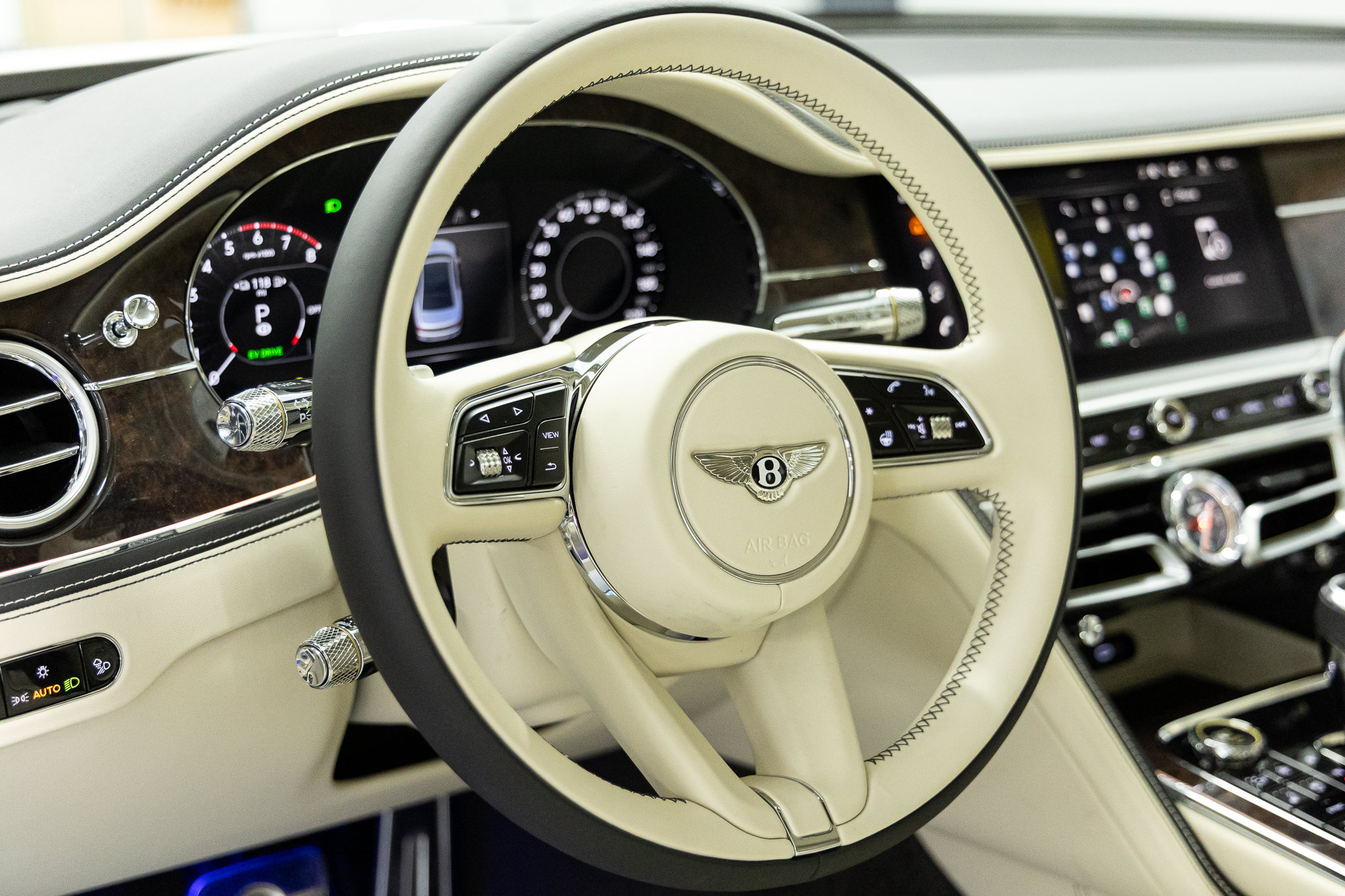 2026 Bentley Flying Spur Azure - Photo 43