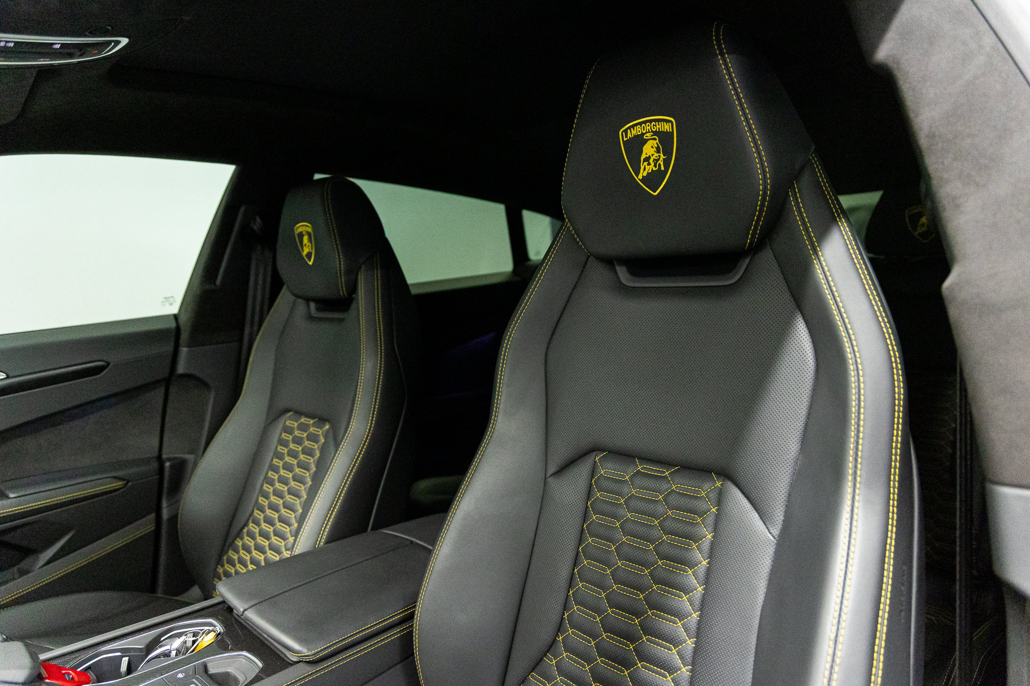 2024 Lamborghini Urus S - Photo 31