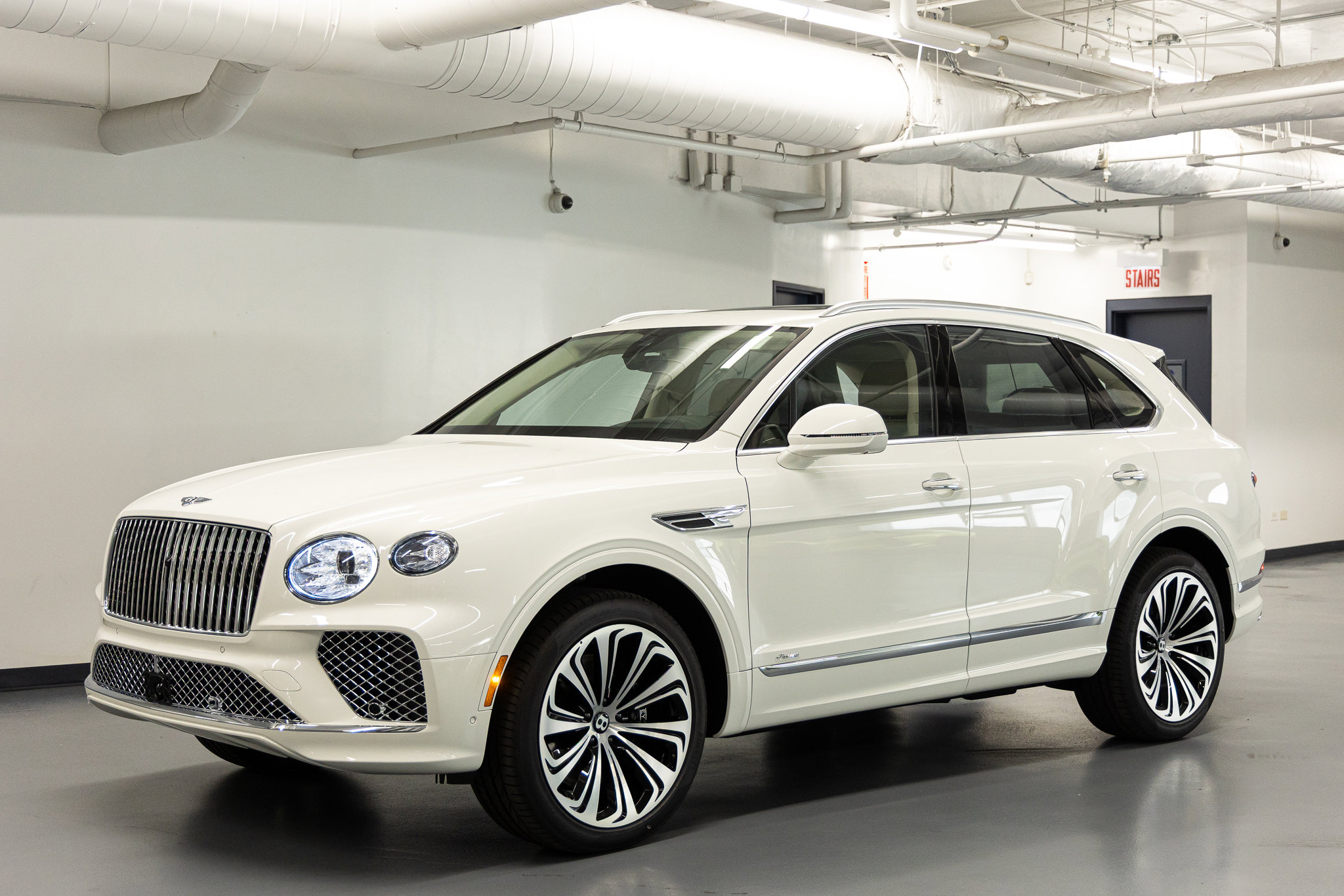 2026 Bentley Bentayga Azure's photo