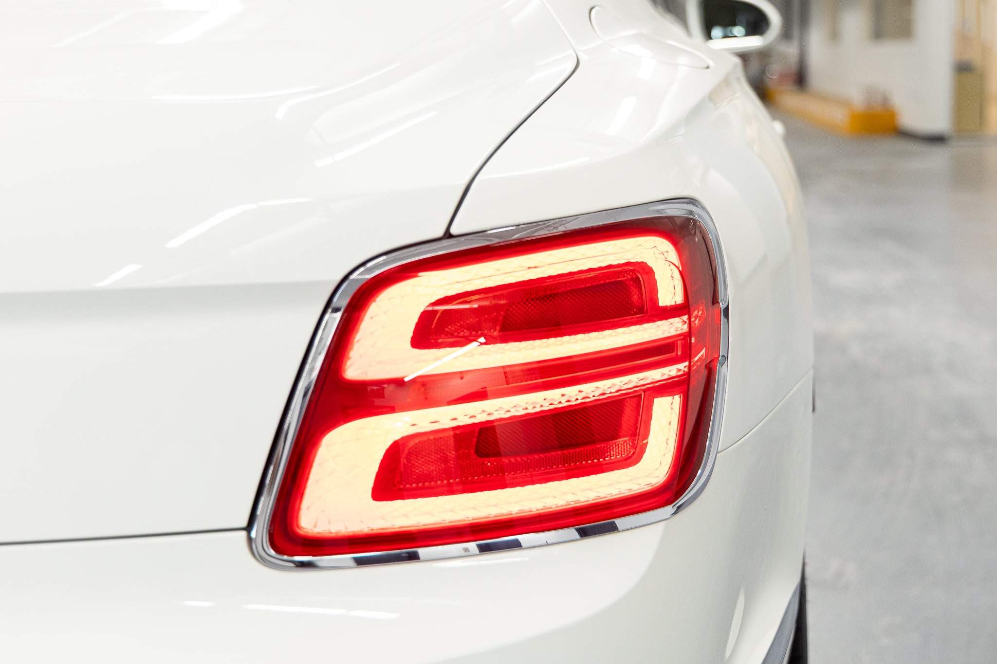 2026 Bentley Flying Spur Azure - Photo 23