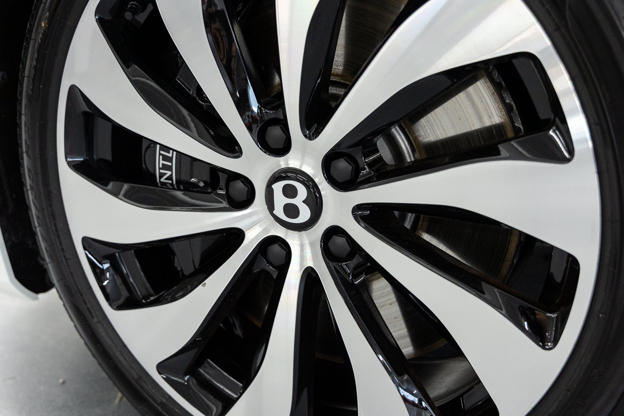 2026 Bentley Flying Spur Azure - Photo 18