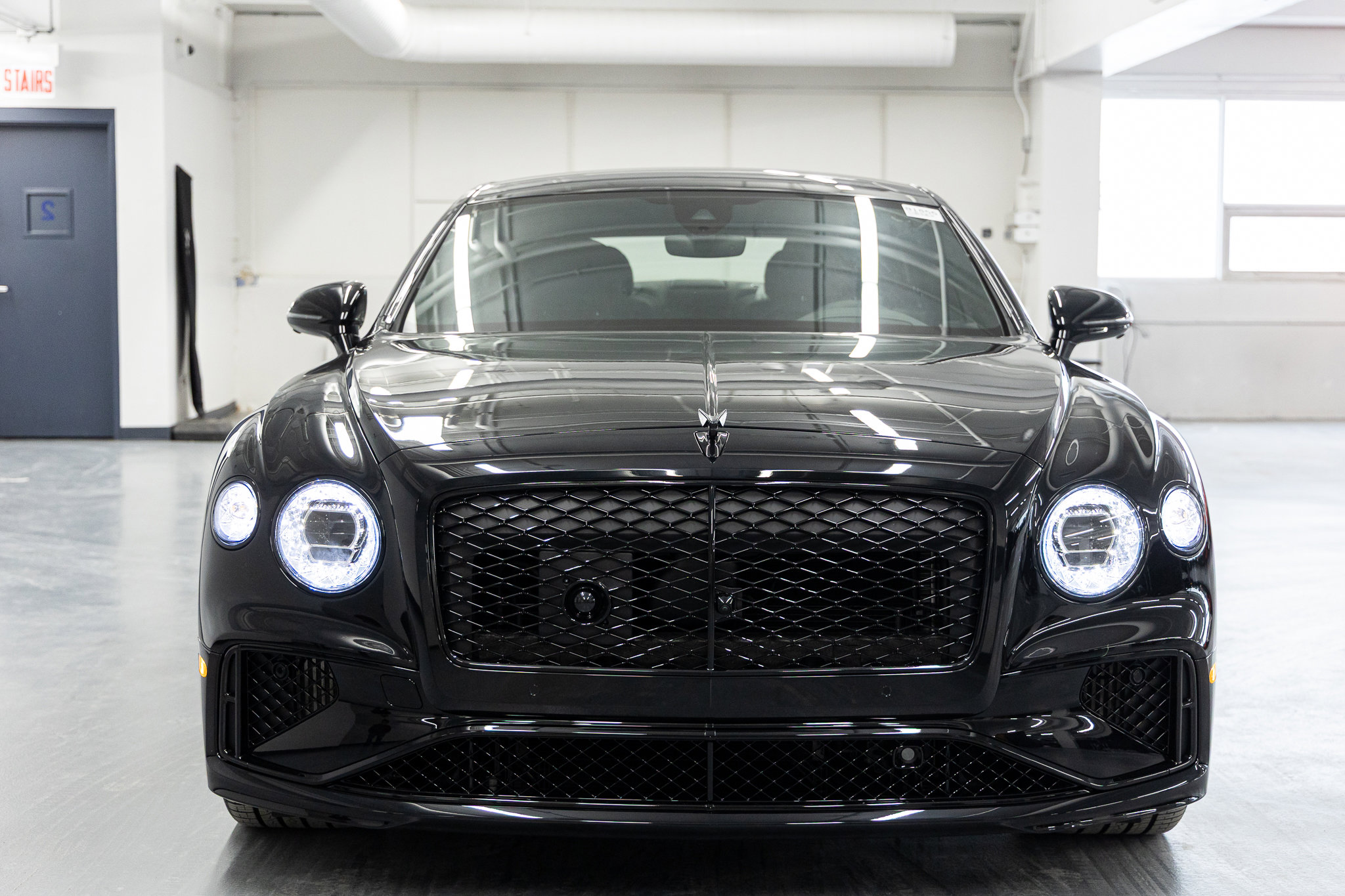 2025 Bentley Flying Spur - Photo 7