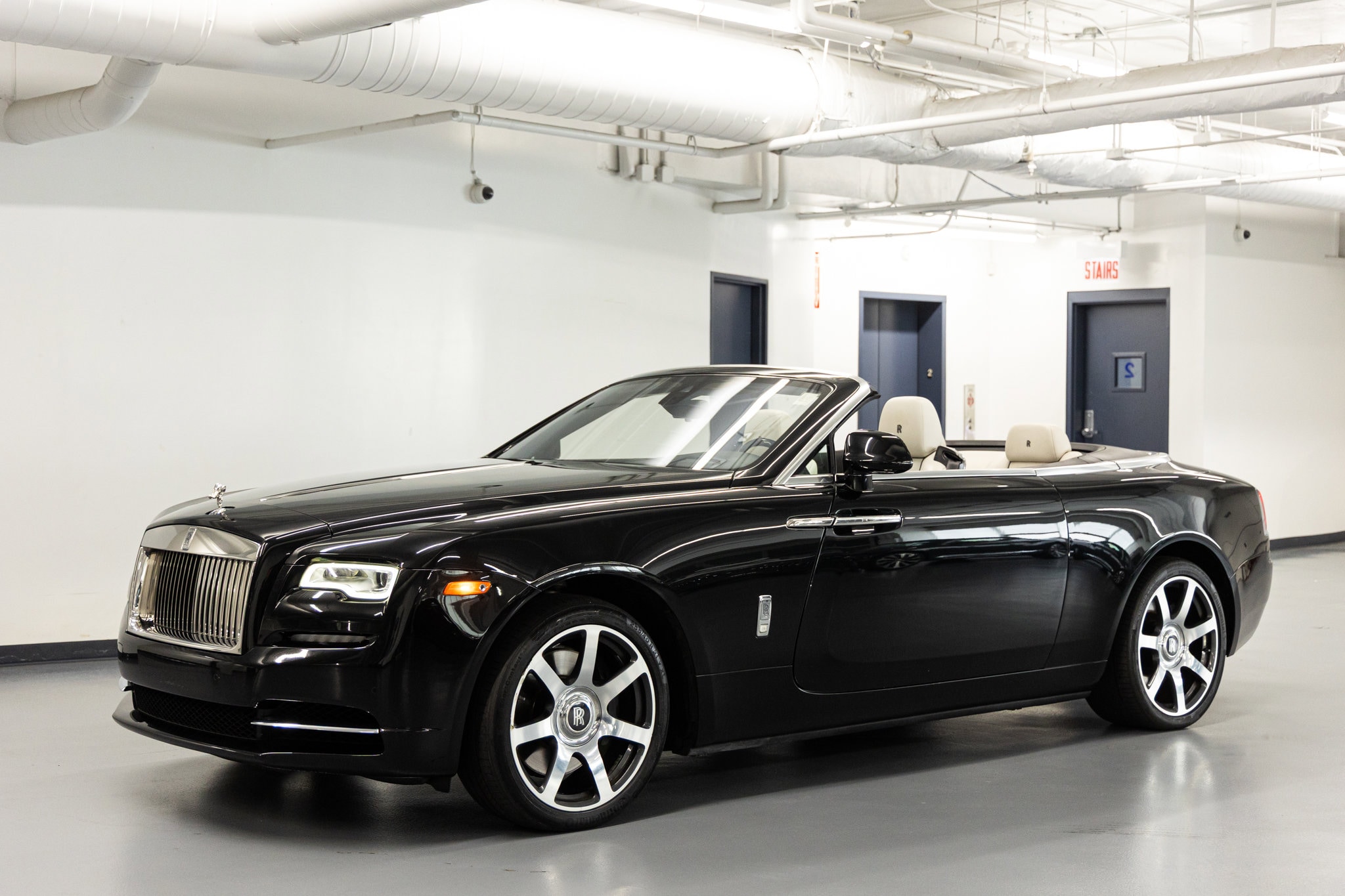 2017 Rolls-Royce Dawn -'s photo