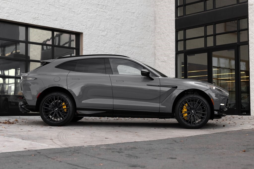 2025 Aston Martin DBX AM8 DBX707 photo 2