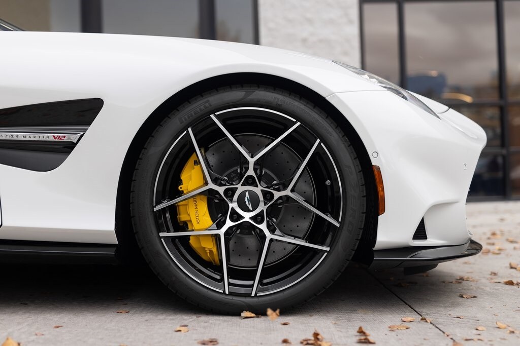 2026 Aston Martin Vanquish AM7 photo 4