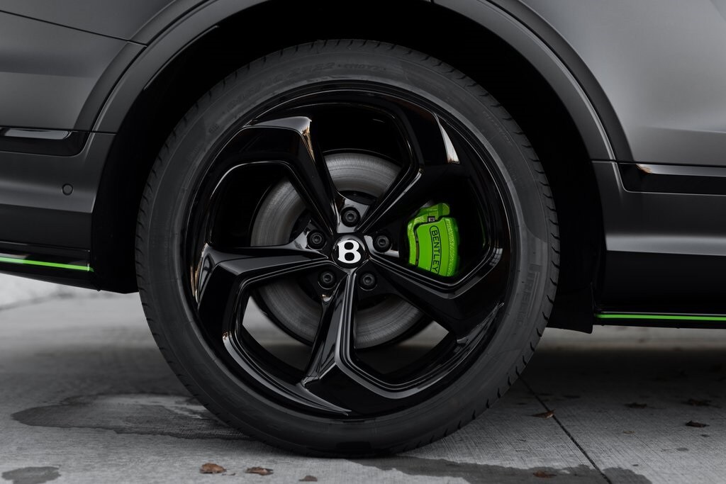 2025 Bentley Bentayga S photo 3