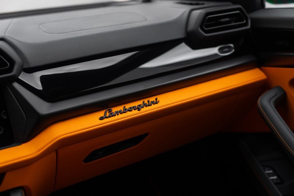 2025 Lamborghini Urus SE - Photo 46