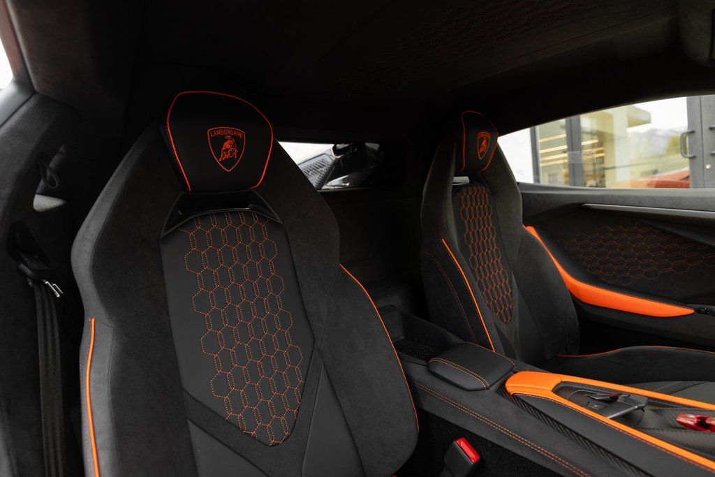 2026 Lamborghini Revuelto Base - Photo 21