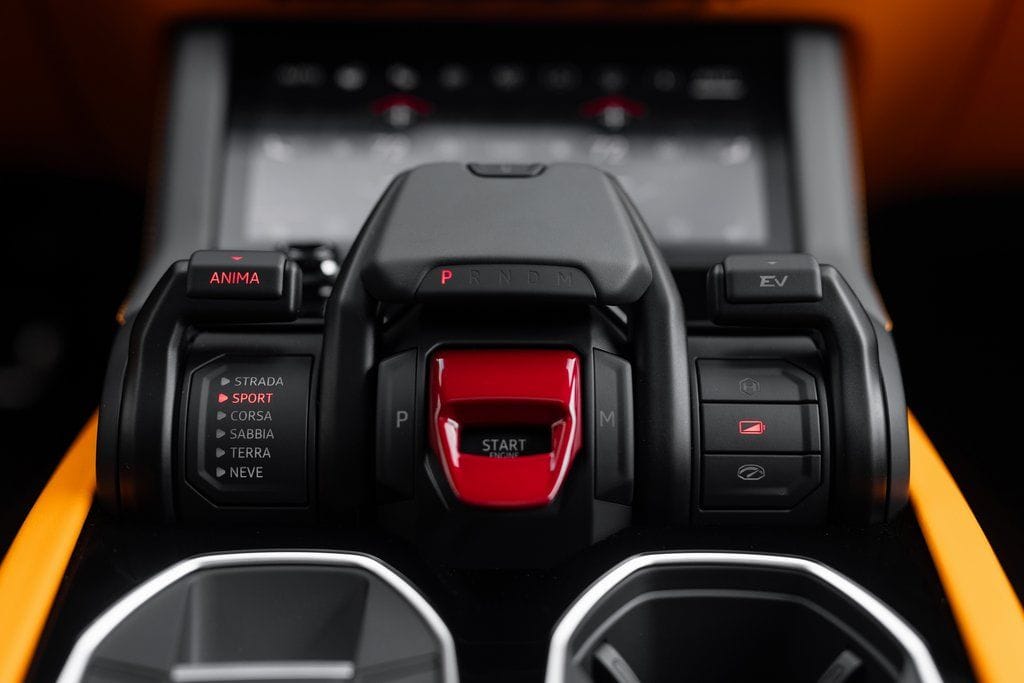 2025 Lamborghini Urus SE - Photo 47