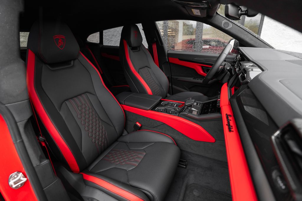 2026 Lamborghini Urus SE - Photo 18
