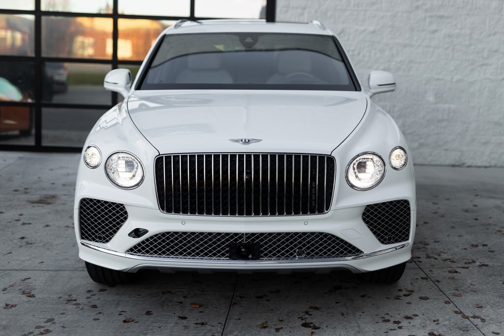 2025 Bentley Bentayga EWB Azure photo 3