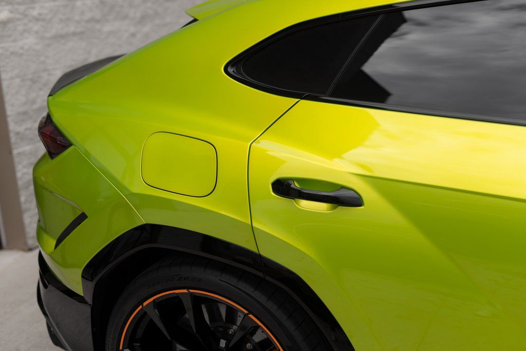 2025 Lamborghini Urus SE - Photo 12
