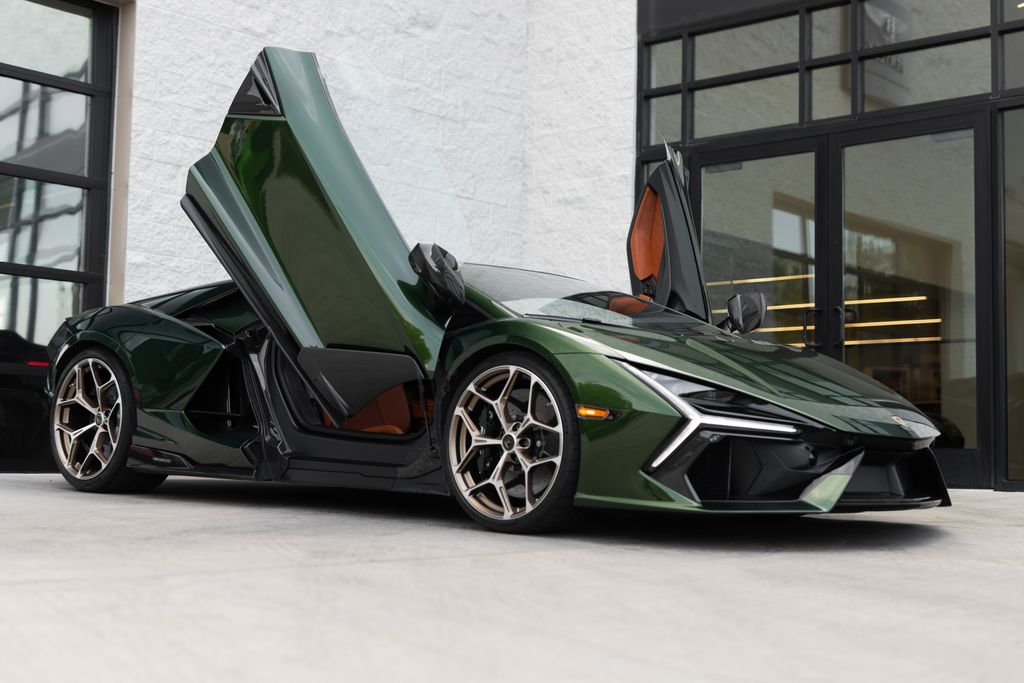 2026 Lamborghini Revuelto