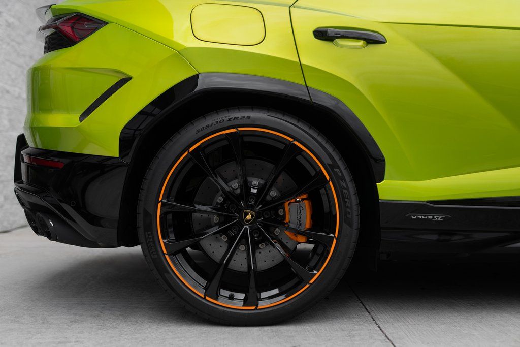 2025 Lamborghini Urus SE - Photo 11