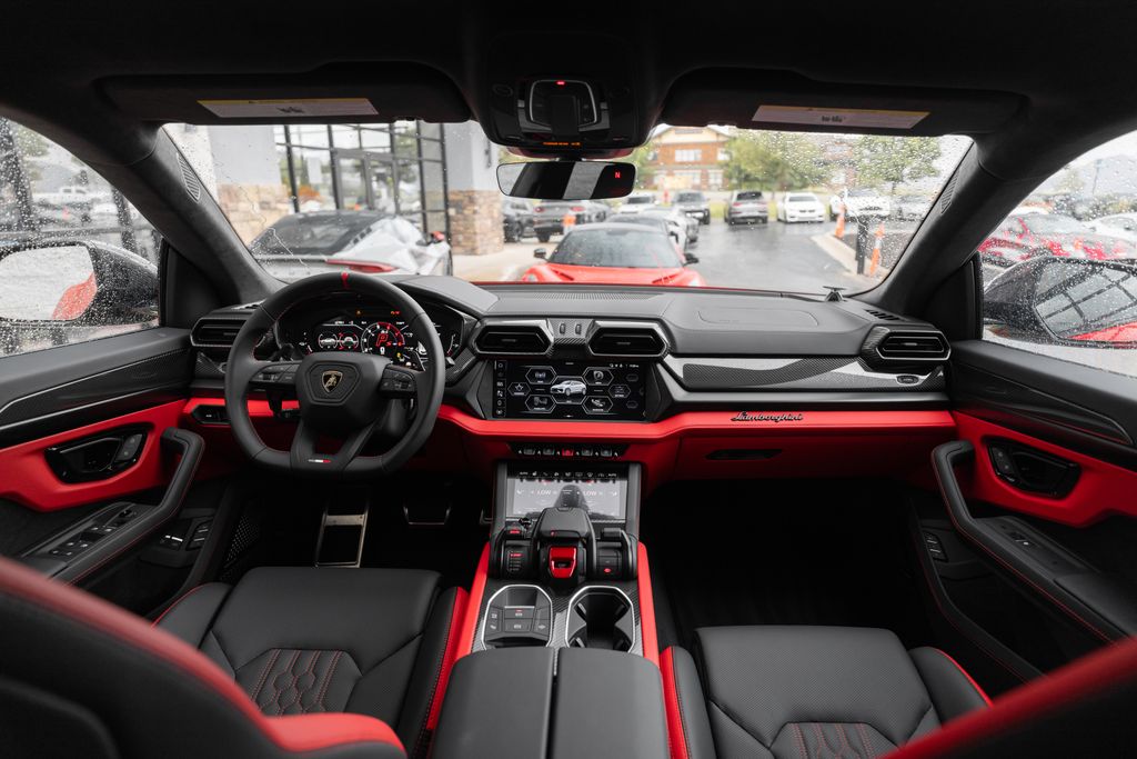 2026 Lamborghini Urus SE - Photo 14